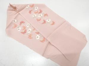 未使用品　蝶に花模様　刺繍　半衿